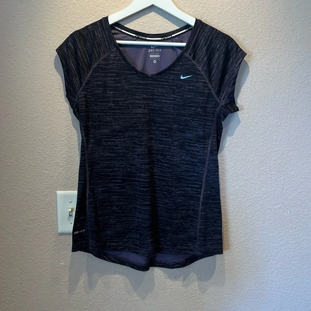 Nike Running Women’s Miler Running Athletics T Shirt Size Medium